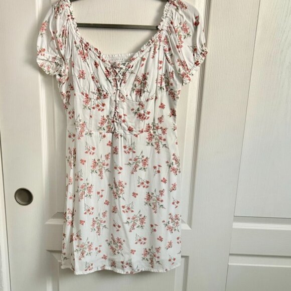 Hollister Floral Mini Dress - Picture 1 of 3